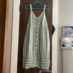Universal Thread green midi  dress